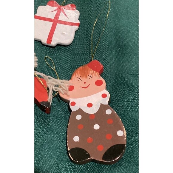 Vintage Christmas 20 Flat Wooden Hand Painted Ornament Lot Santa Snowmen Bears - Picture 10 of 16